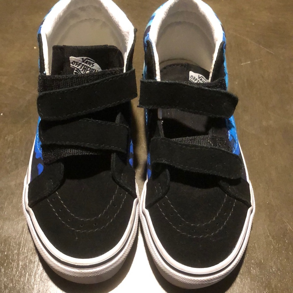 Vans Shark Print with Black Trim